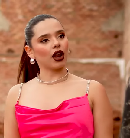 L1201004 Niña rica le pagó un vagabundo para que fuera su novio part2