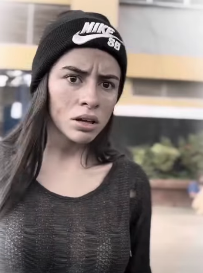 L1301005 millonario le niega una moneda una persona de la calle su hija le da una gran lección Linis Florez part2