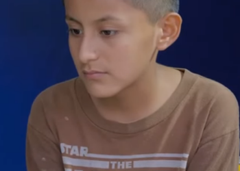 L1301004 Profesor de fútbol se burl0 juzgo este niño por sus zapatos rotos, hasta que pasó esto part2