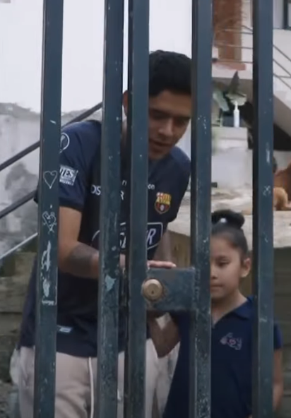 L1401003 Su madre la obligab4 abandonar sus sueños, hasta que paso esto part2