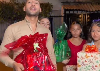 L1601002 Antes de recibir el año nuevo niñas malcriadas reciben una gran lección Linis Florez part2