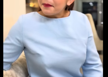 L2001001 Millonario se entera que el hijo de su esposa y de él está dentro de quien fue su primer amor😱 Linis Florez part2.