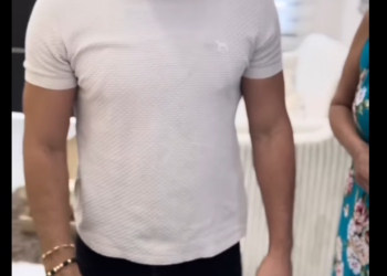 L2001005 Papá inteligente corrige a su hija rompiéndole su teléfono😱 Linis Florez part2