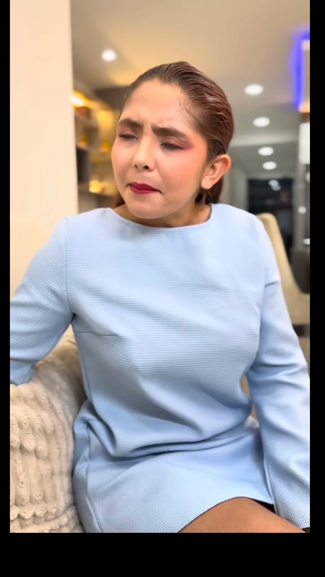 L2001001 Millonario se entera que el hijo de su esposa y de él está dentro de quien fue su primer amor😱 Linis Florez part2