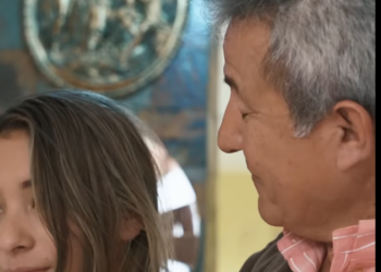 L2201001 Despresi4ban a su hermanastra sin pensar que al final su padre le diría esta triste verdad part2