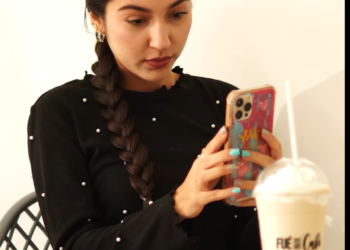 L2201003 Esta presumida pretendia vivir una vida que no podía costear