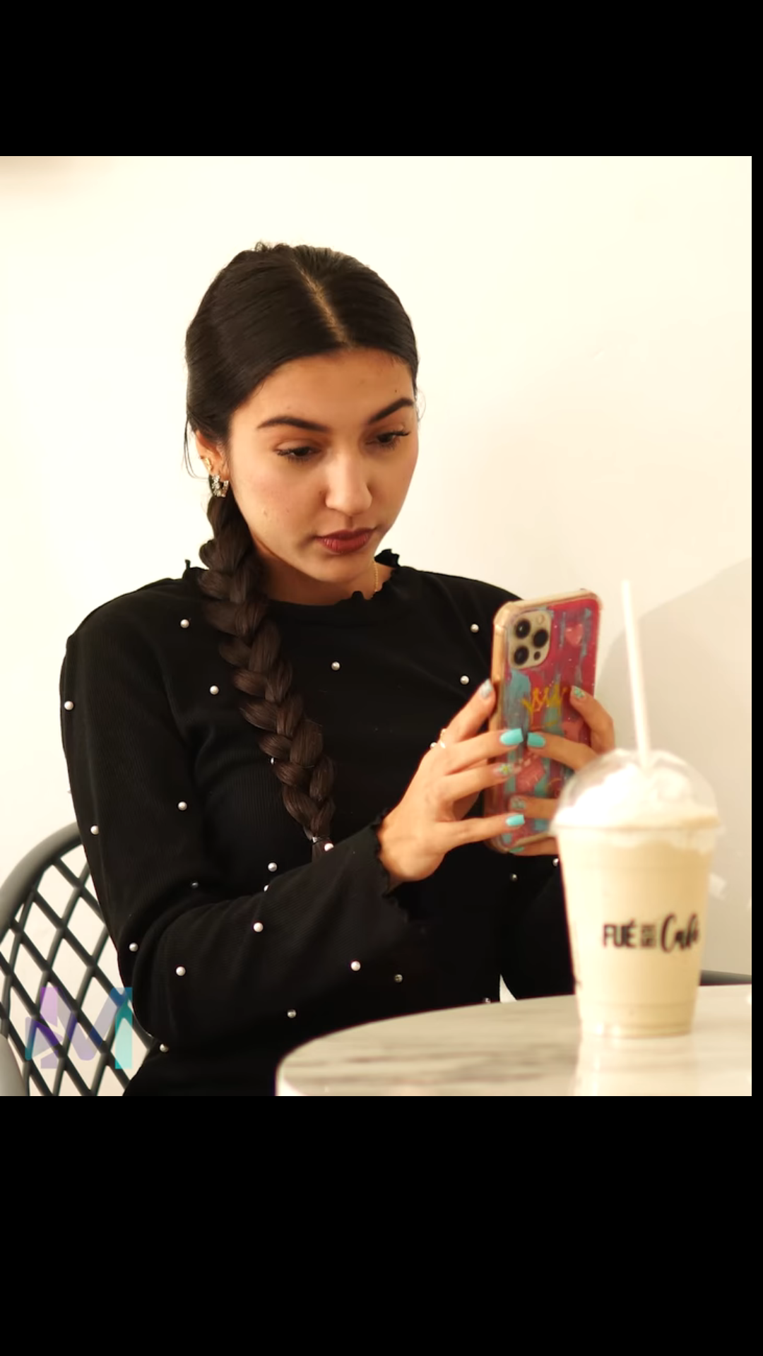 L2201003 Esta presumida pretendia vivir una vida que no podía costear