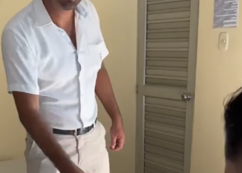 L0901002 El me obliga hacer esto Linis Florez part2